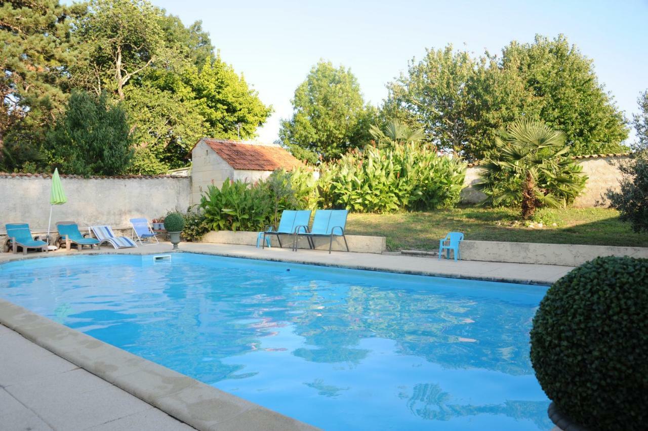 Les Demeures De La Laigne Bed & Breakfast Allas-Bocage Exterior photo