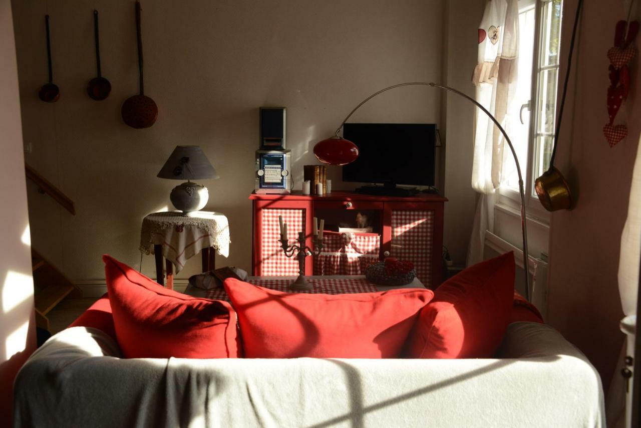 Les Demeures De La Laigne Bed & Breakfast Allas-Bocage Exterior photo