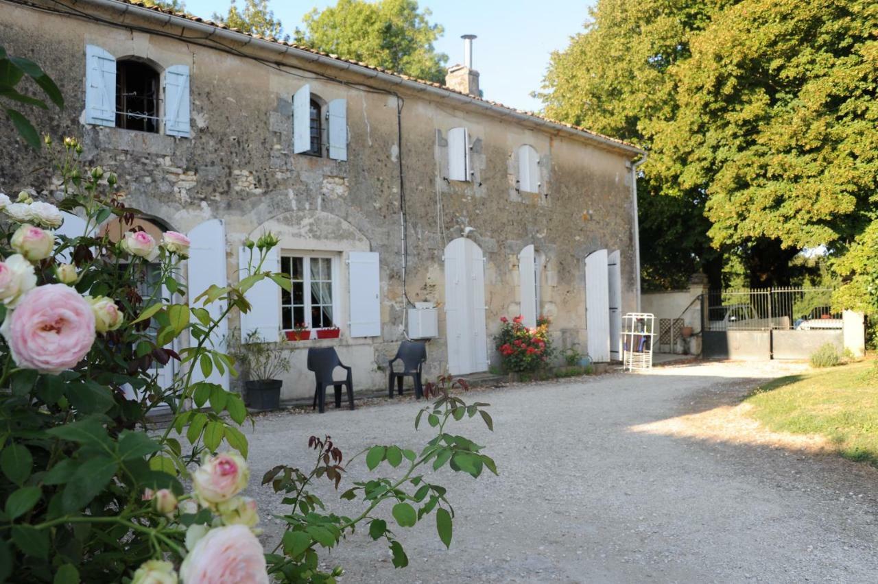 Les Demeures De La Laigne Bed & Breakfast Allas-Bocage Exterior photo