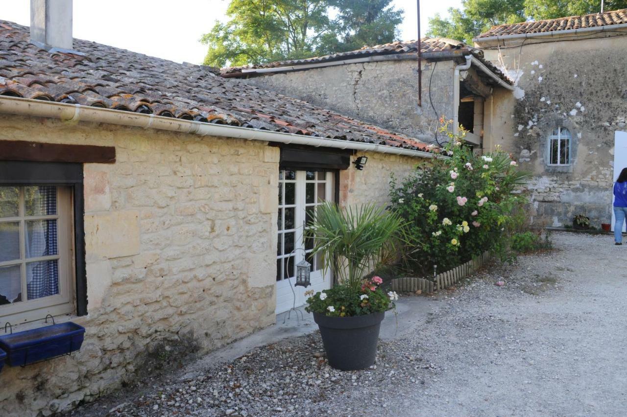 Les Demeures De La Laigne Bed & Breakfast Allas-Bocage Exterior photo